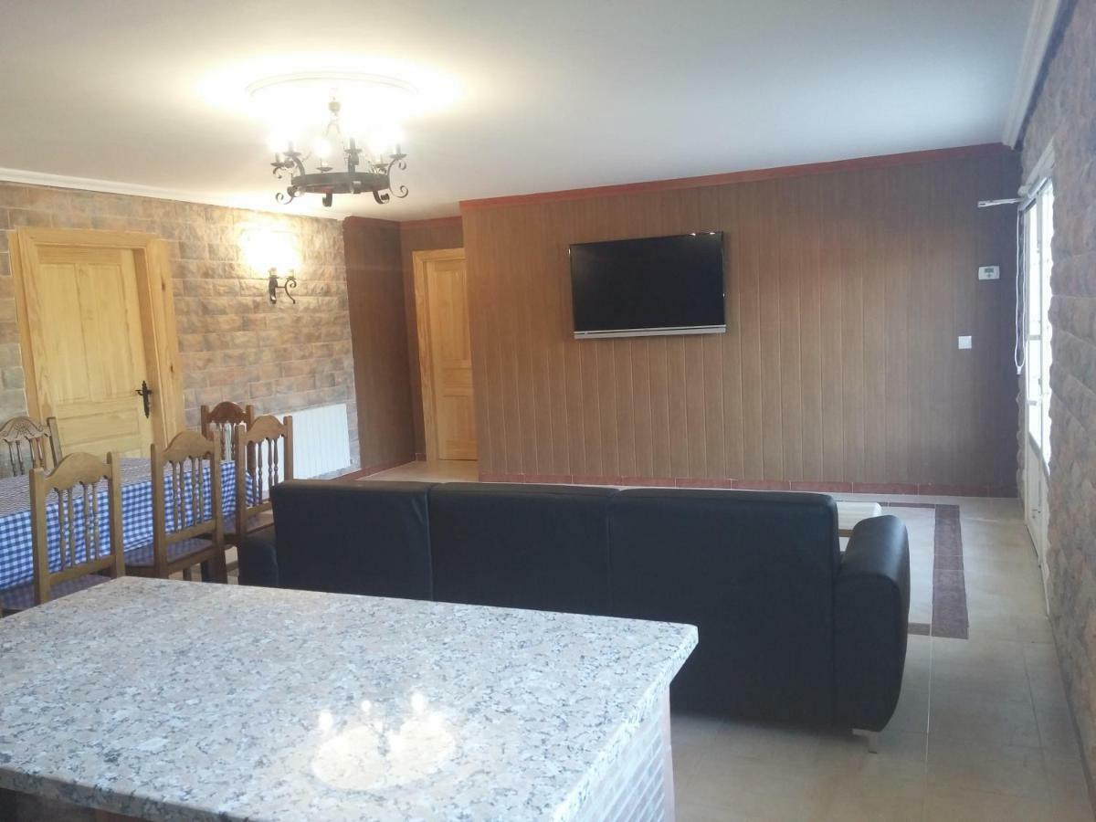 Hotel Rural Puerta De Caderechas Terminon المظهر الخارجي الصورة